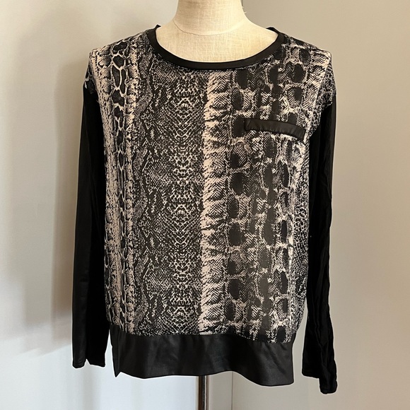 Lumiere long sleeve popover top size M - Picture 1 of 7